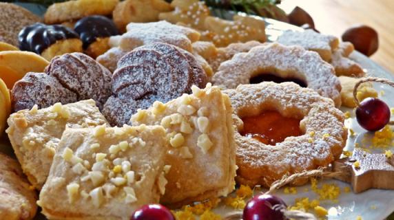 Christmas Cookies from All Around Europe