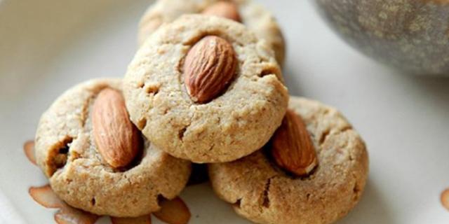 Chinese Almond Cookies