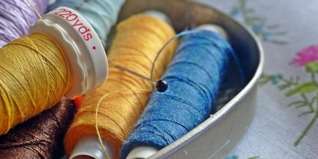 sewing-kit-biscuit-tin.jpg