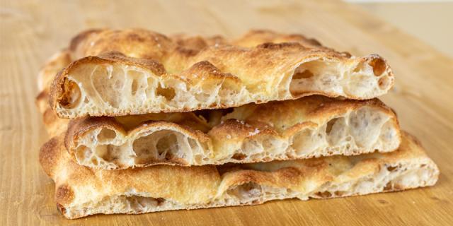 Pater® is a groundbreaking dehydrated mix that combines the best of traditional sourdough techniques with the convenience and versatility of modern breadmaking.