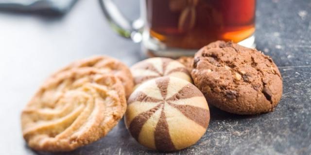 biscuits, cookies