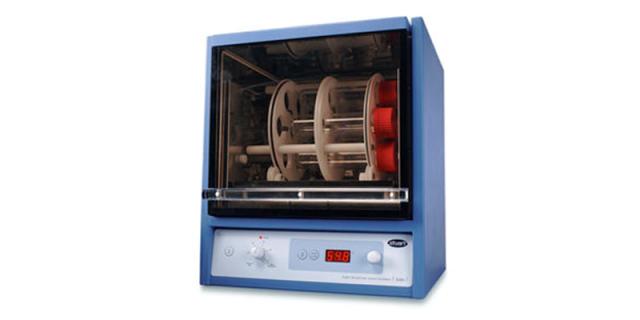 Oven with hot air