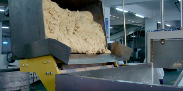 Production Line for Biscuits, Cookies and Crackers - Dough tub lift and tilt.png