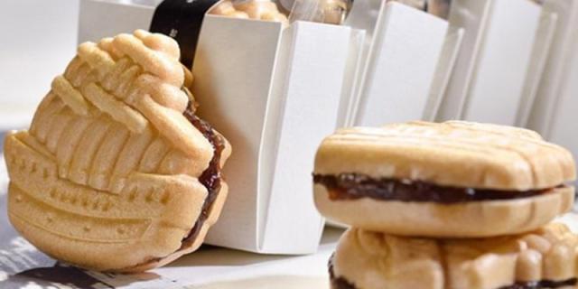 Monaka Biscuits