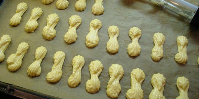 Shortbread cookies baking
